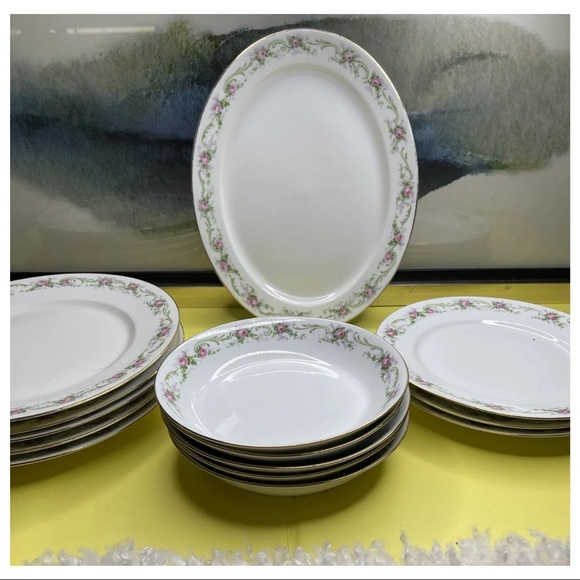 Wm. Guerin & Co Limoges France Dinner Plates - Picture 5 of 6